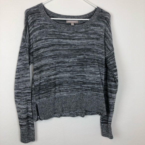 Banana Republic Sweaters - Banana Republic Gray Knit Sweater